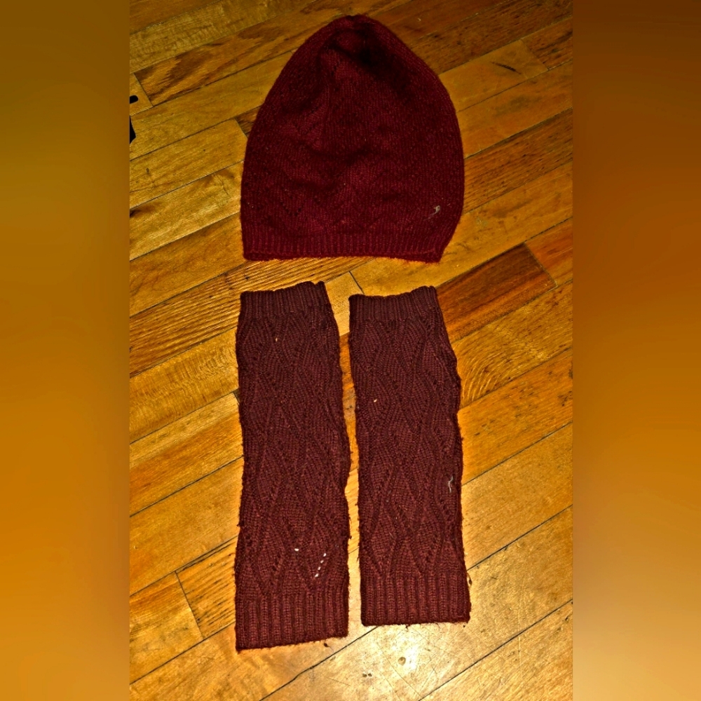 Hat and gloves